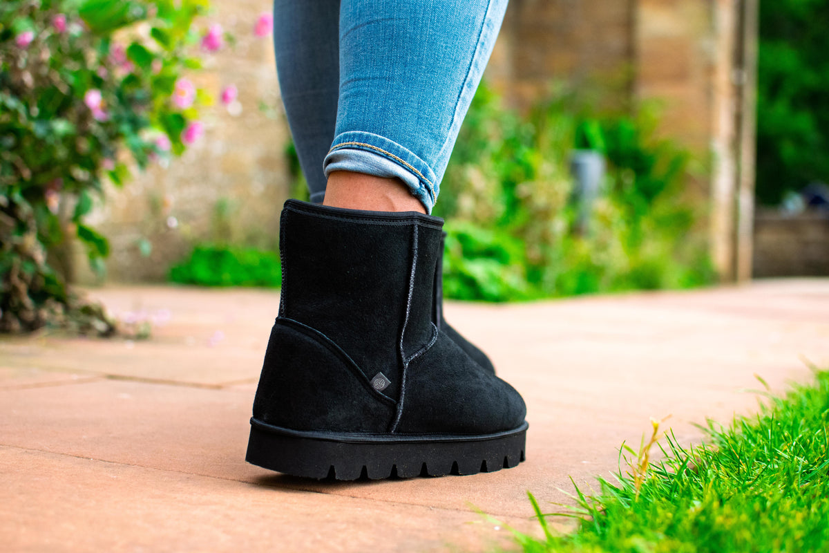 Lana Sheepskin Boot - Black