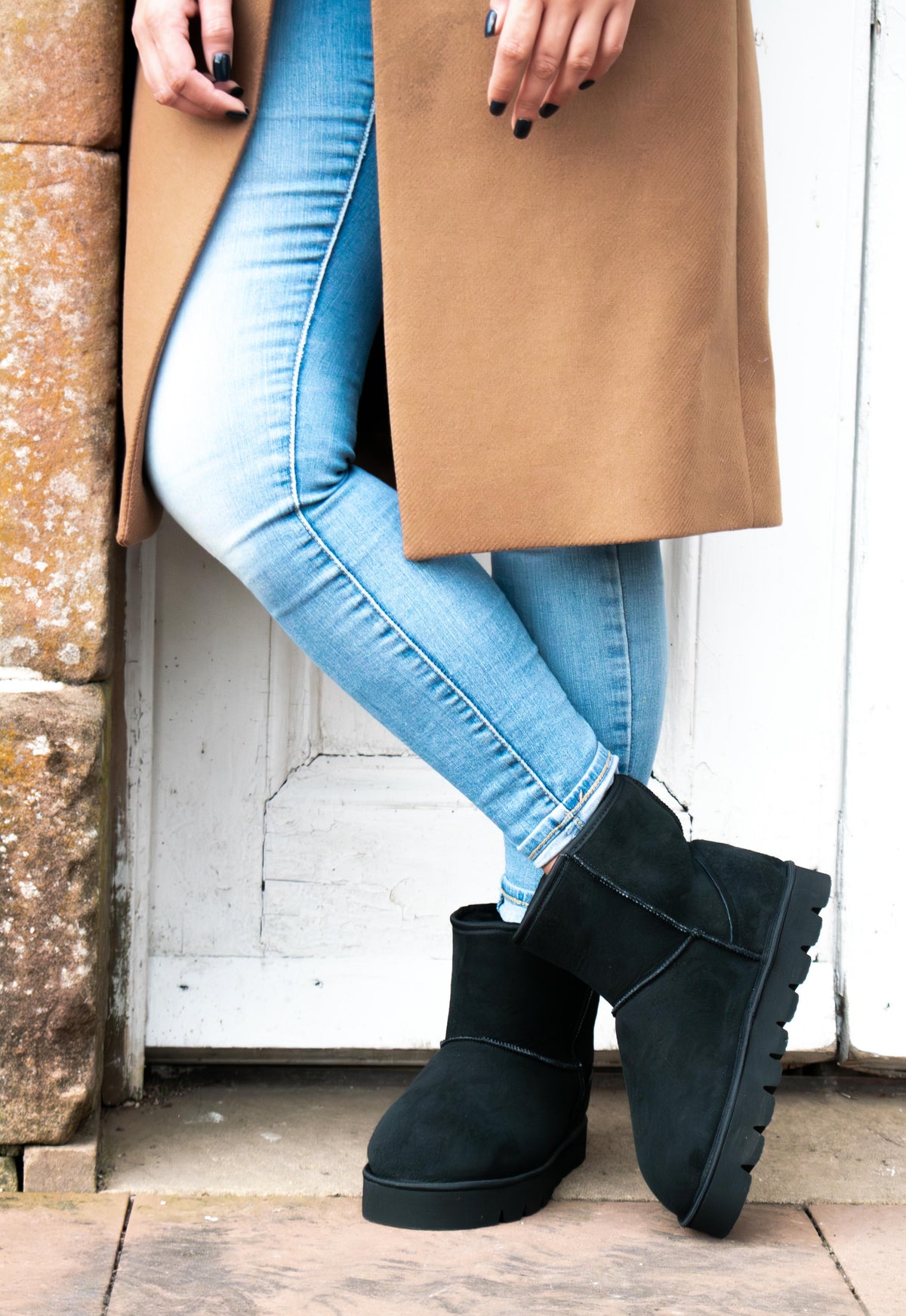 Lana Sheepskin Boot - Black