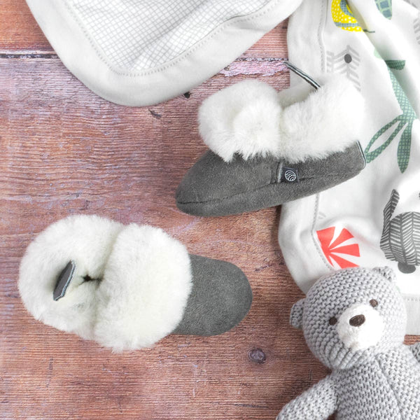 Barra Hand-Stitched Sheepskin Baby Booties - Grey