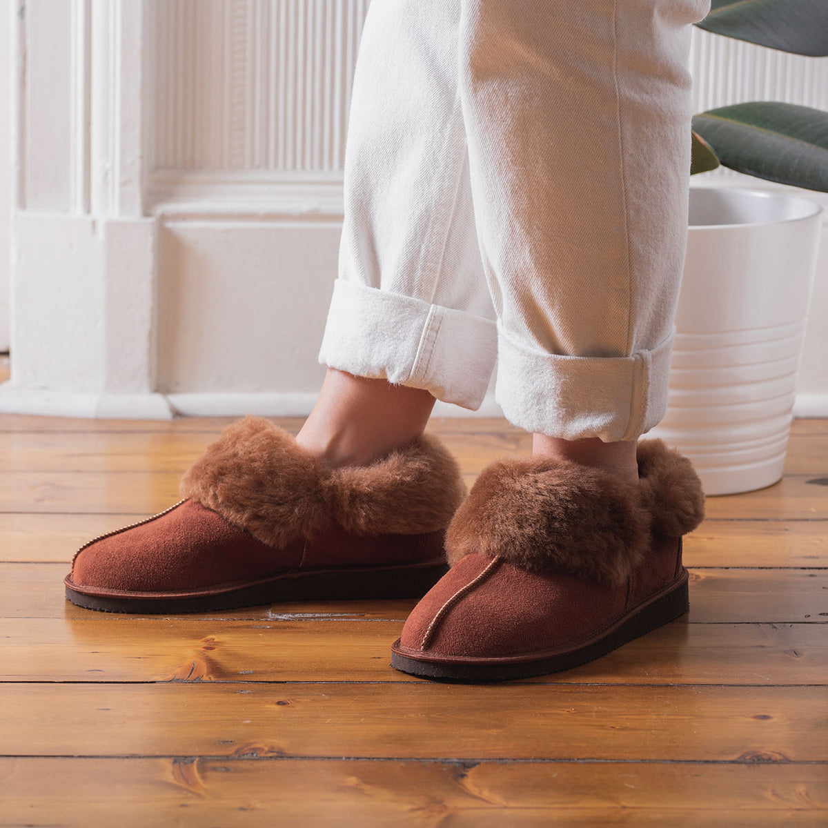 Gael Sheepskin Slippers - Espresso