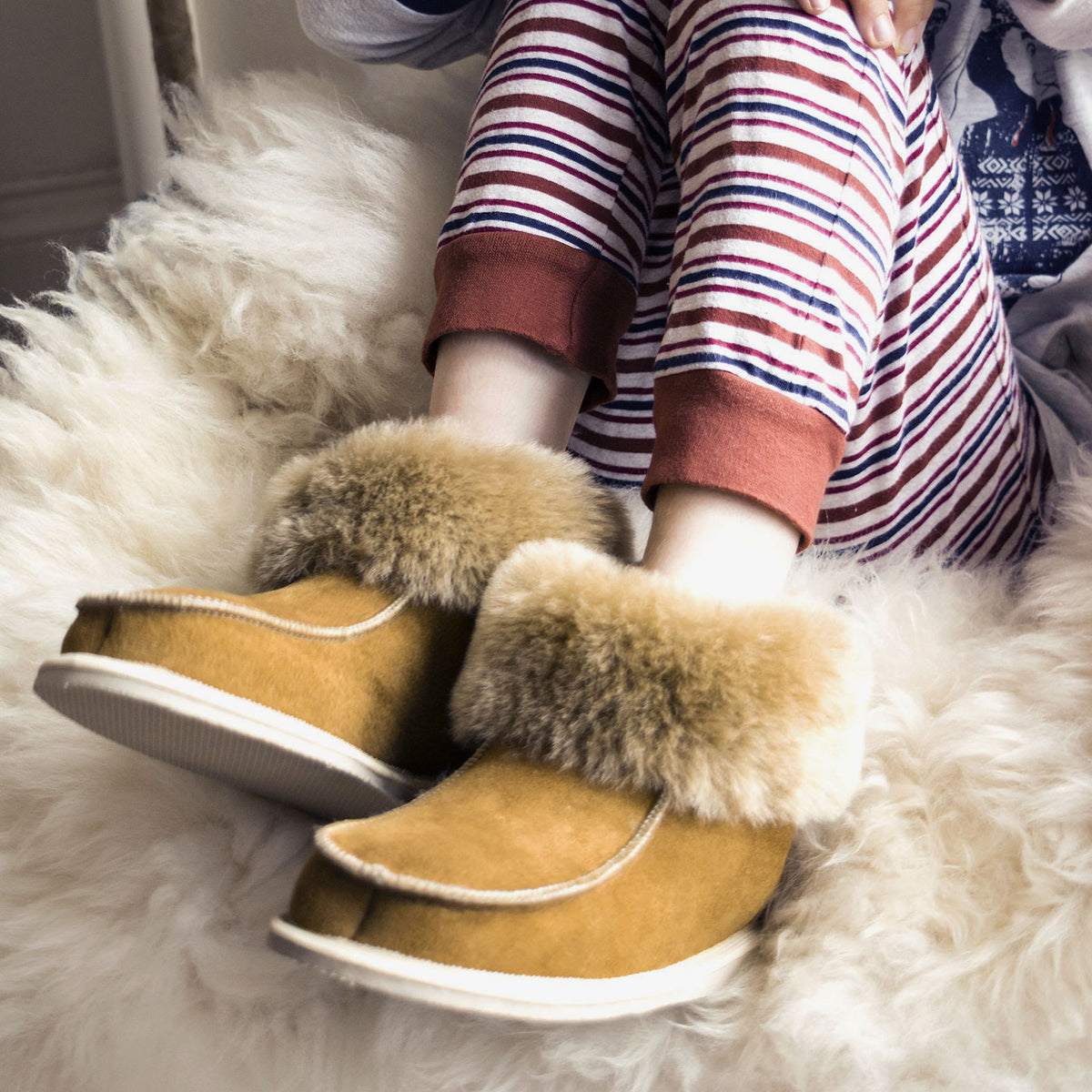 Kids Aesop Sheepskin Slippers - Chestnut